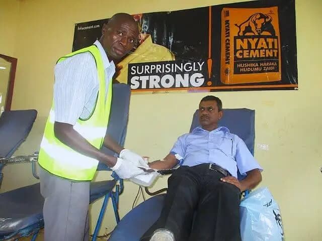 Lake Cement Leads Blood Donation Drive to Save Lives - articlePage.gallery.imageAlt 2