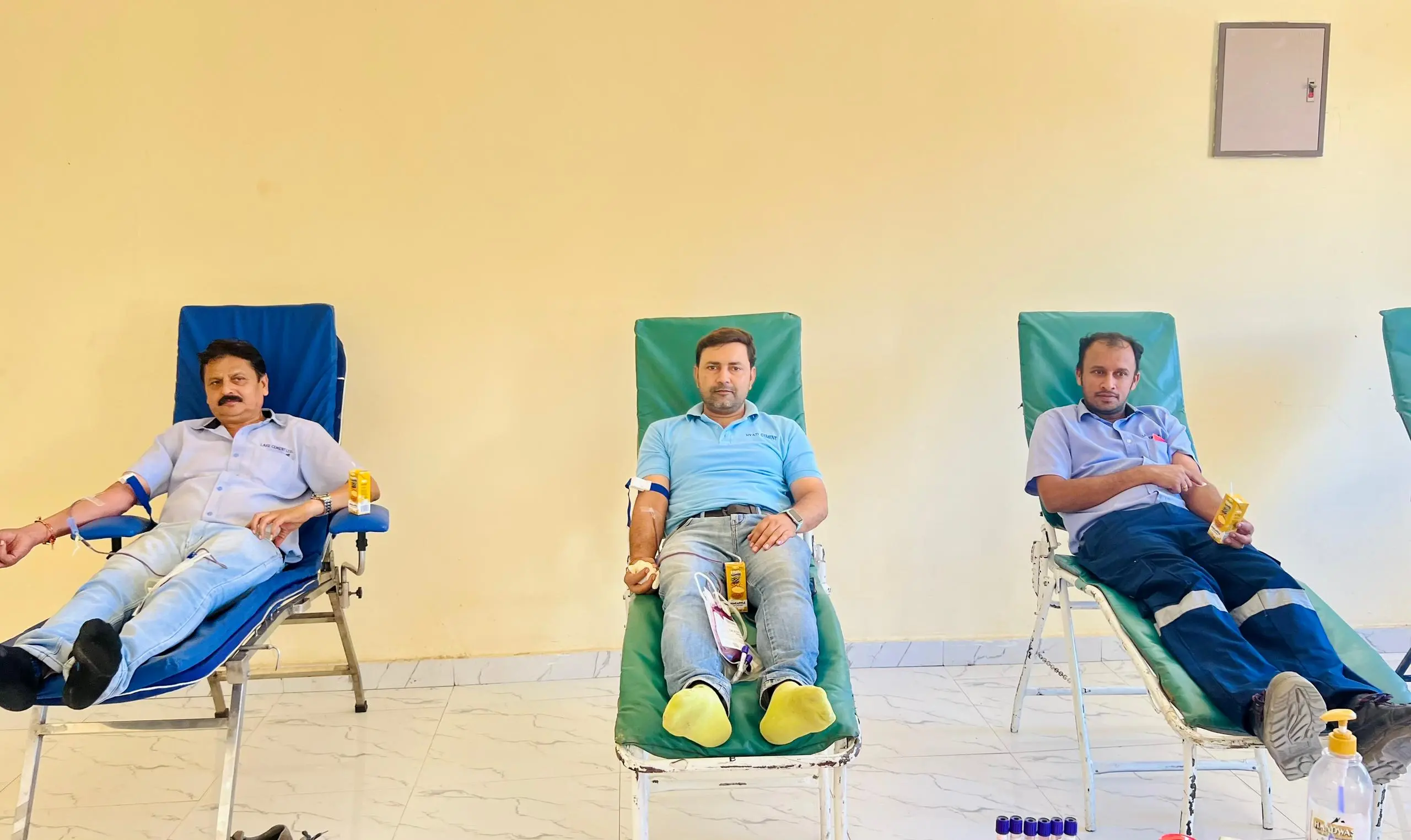 Lake Cement Strengthens Community Commitment with Successful Blood Donation Drive - articlePage.gallery.imageAlt 4